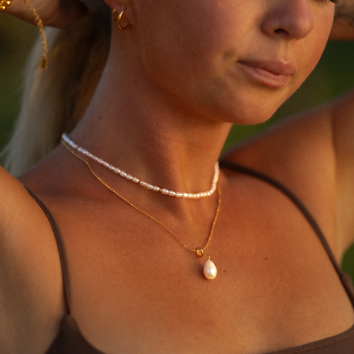 Freshwater Pearl Choker Necklace Gold Tone