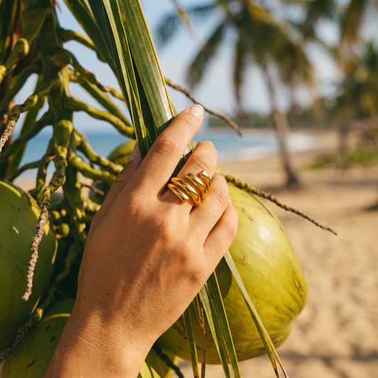 Dune Twist Ring Gold lifestyle