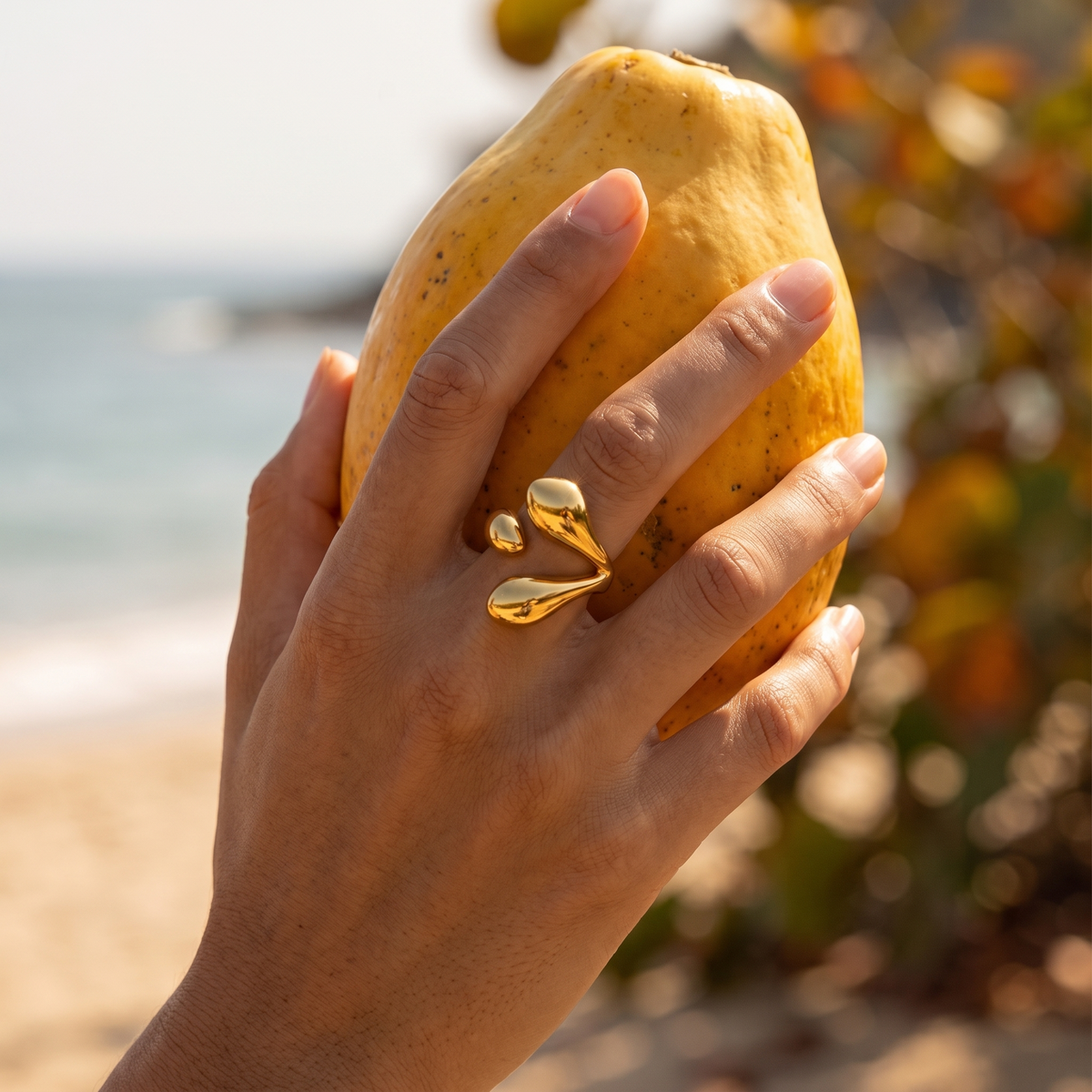 Sirena Ring Gold lifestyle
