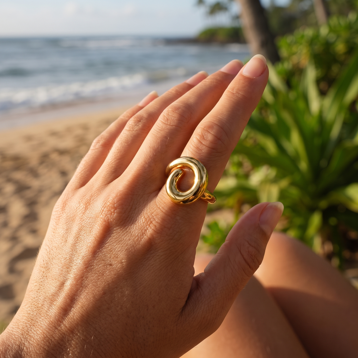 Solara Ring Gold lifestyle