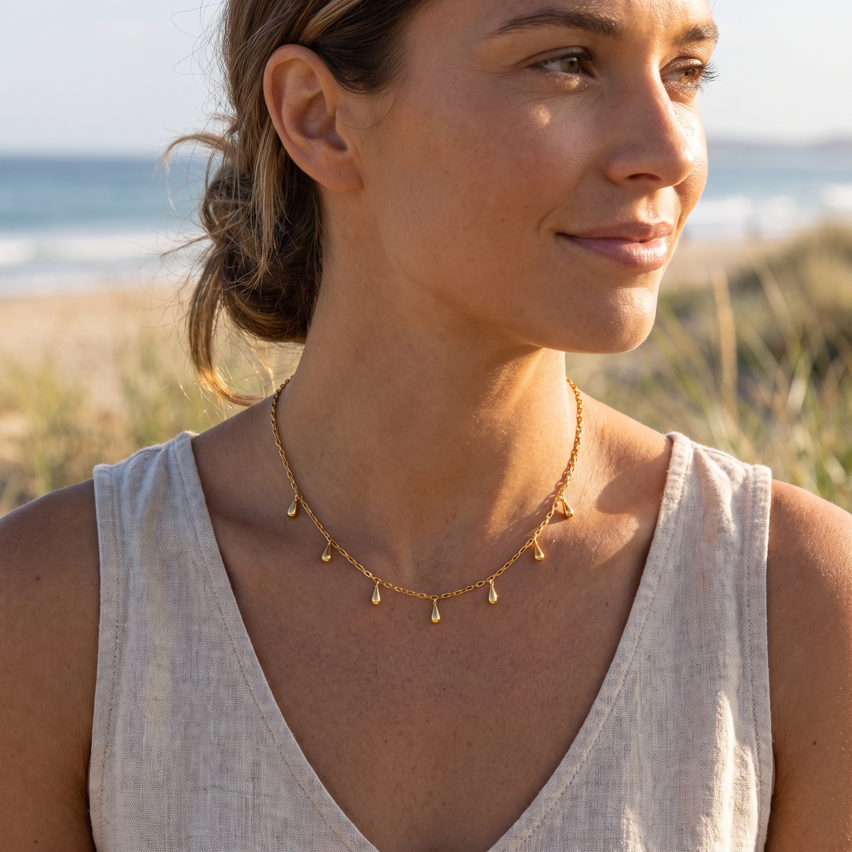 Vera Necklace Gold lifestyle