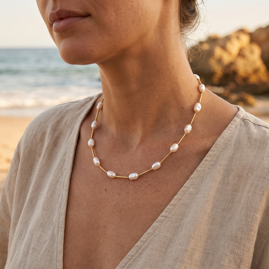 Maldives Necklace Gold lifestyle